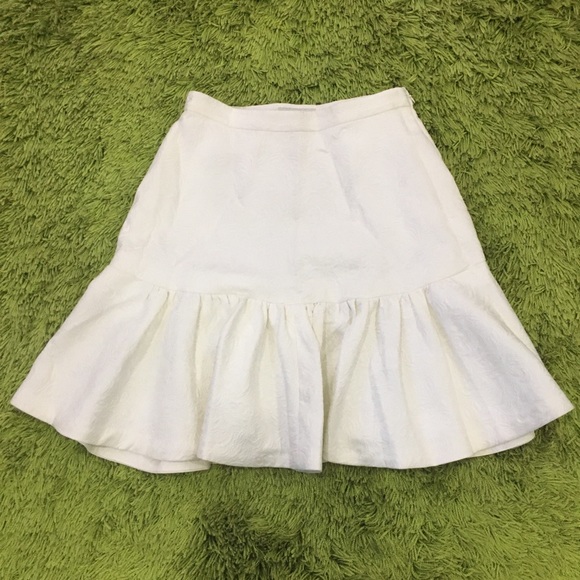 Country Road Dresses & Skirts - Country Road Women’s Size 8 Textured Ruffle Skirt